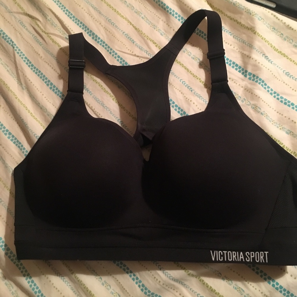 Victoria’s Secret incredible light max sports bra